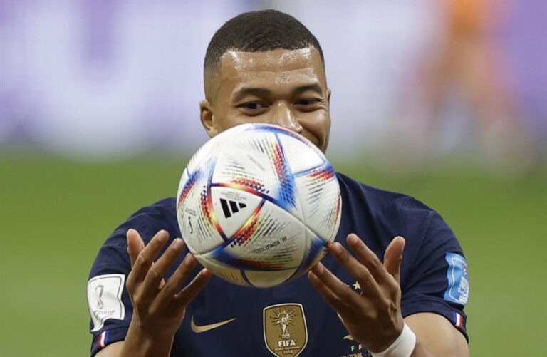 Club de Arabia Saudita habría hecho oferta récord por Mbappé