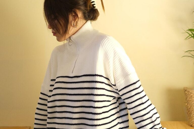 Una prenda que no pasa de moda: 6 ideas para combinar sweaters a rayas