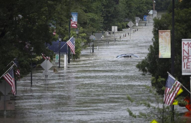 Intensas tormentas en el noreste de EE.UU. causan inundaciones y amenazas de desbordamiento de represas