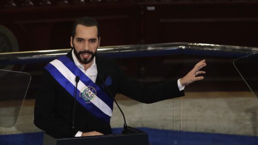 Elecciones primarias en El Salvador: ¿Puede Nayib Bukele ser reelegido presidente?
