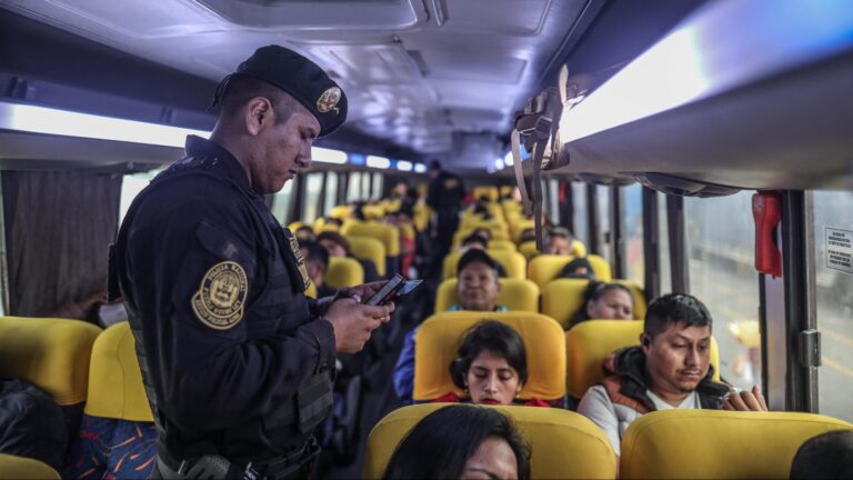 Incrementan control policial en la entrada sur a Lima ante nuevas convocatorias de protestas en Perú