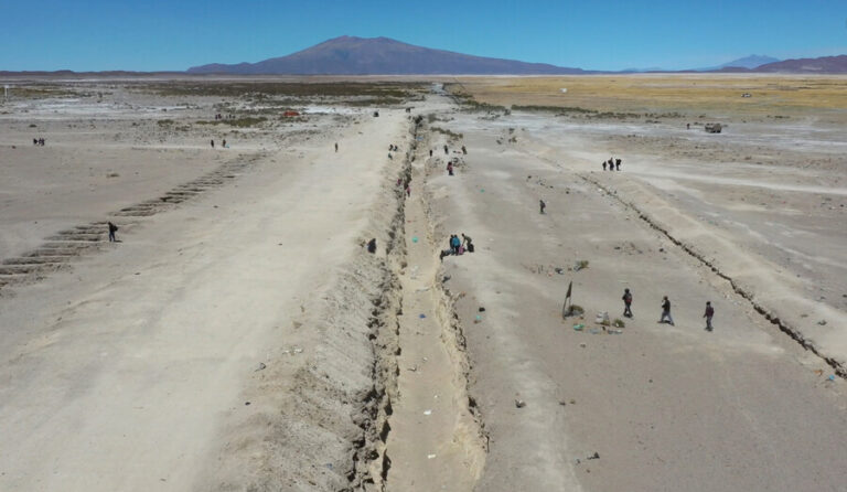 Contraloría toma razón de proyecto que regula reconducción inmediata de quienes ingresen irregularmente a Chile