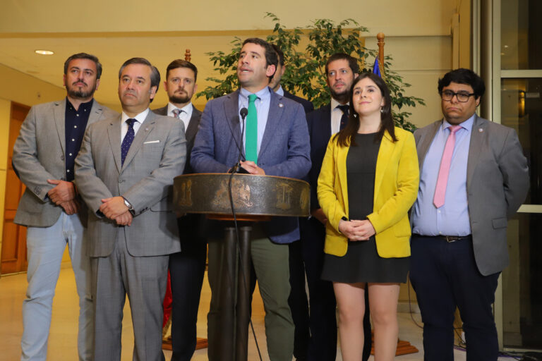 Caso Convenios: Partido Republicano evalúa acusación constitucional contra los ministros Montes y Jackson