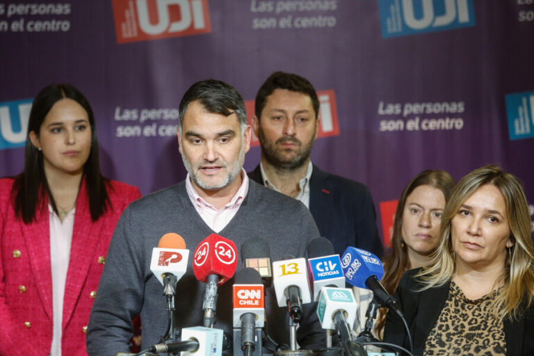 Reforma de pensiones: UDI anuncia su retiro de mesa de diálogo hasta que el ministro Jackson presente su renuncia