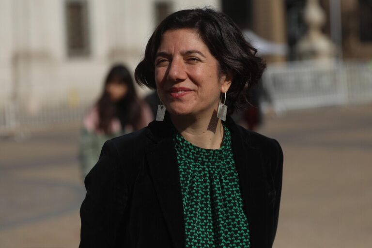Ministra Etcheverry defiende trabajo de Comisión contra la Desinformación: 