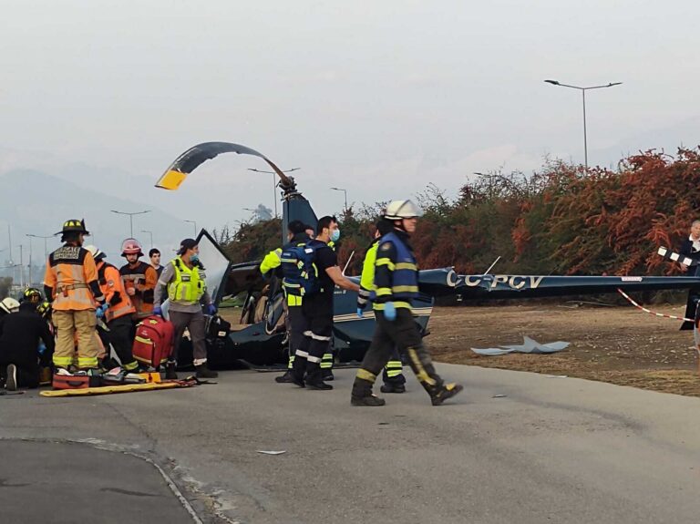 Helicóptero capota en el Aeródromo de Vitacura: Hay 5 lesionados