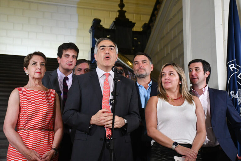 Reuniones semanales y un equipo anticorrupción: 5 acuerdos de Chile Vamos tras reunión por diferencias en AC contra Ávila