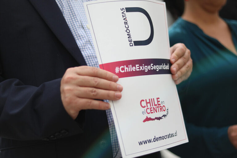 Demócratas anuncia querellas ante convenios por $13 mil millones detectados por Contraloría