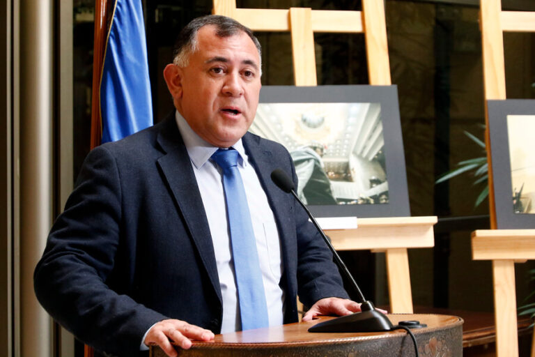 Diputado Aedo discrepa de Sebastián Dávalos y dice que Caso Convenios “es como el MOP-Gate”