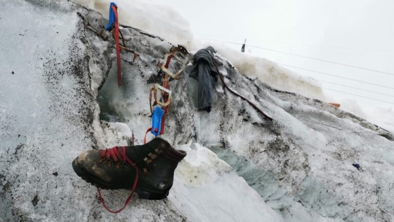 Derretimiento de hielo revela restos de un escalador perdido en un glaciar hace 37 años