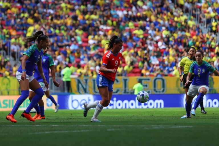 La Roja pierde contra Brasil en el debut de Luis Mena como DT de la selección femenina