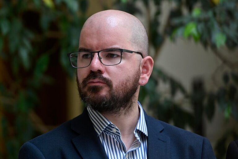 Robo a Desarrollo Social: Gobierno dice que ministro Jackson está evaluando querellarse por acusación de la UDI