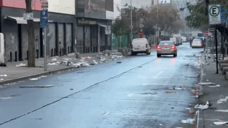 Carabineros y autoridades de la RM volvieron a retirar los 