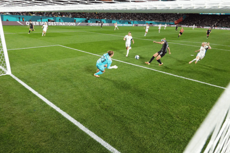 El Mundial Femenino ya está en marcha: Selección de Nueva Zelandia hace historia al conseguir su primera victoria