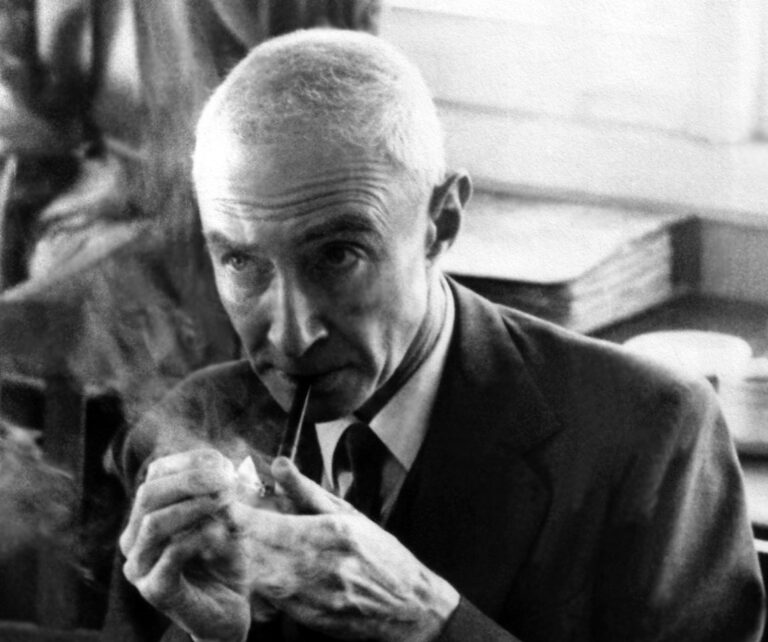 Así fue la visita del padre de la bomba atómica, Robert Oppenheimer, a Chile