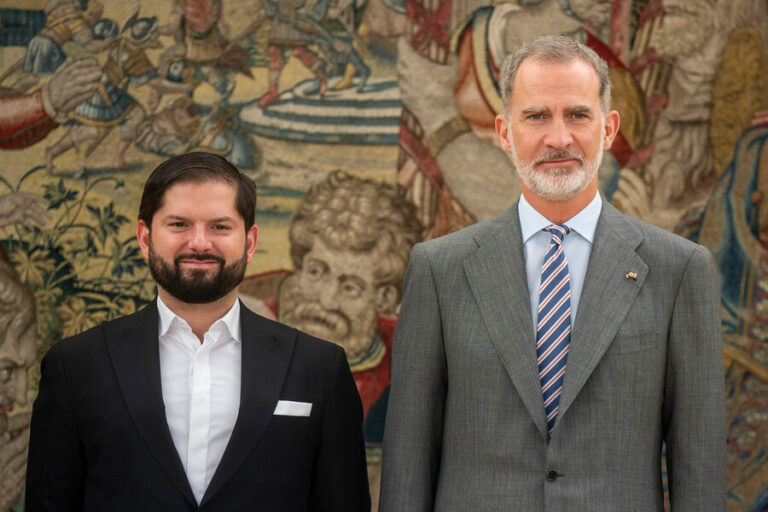 Pdte. Boric se reencuentra con Felipe VI en España tras “impasse” del cambio de mando