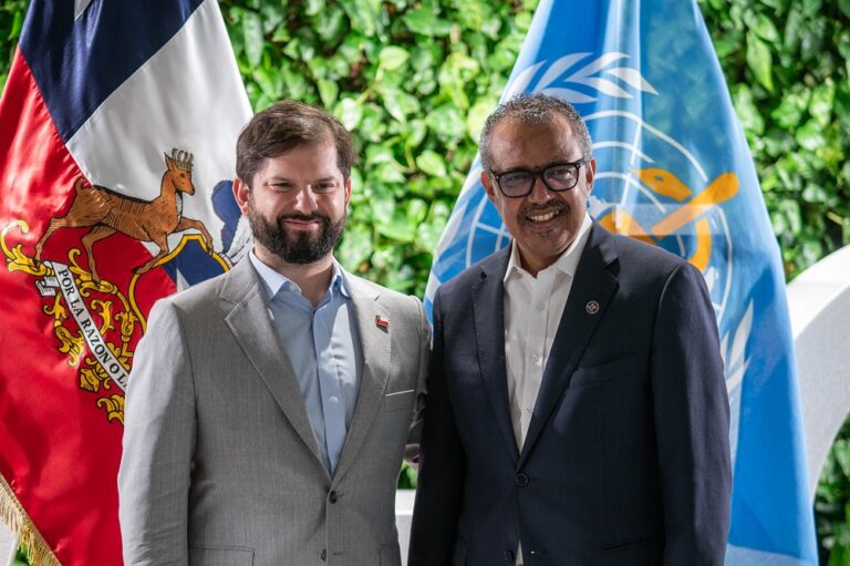 Pdte. Boric se reunió con director de la OMS: Tedros Adhanom destacó el rol de Chile para acuerdo pandémico internacional