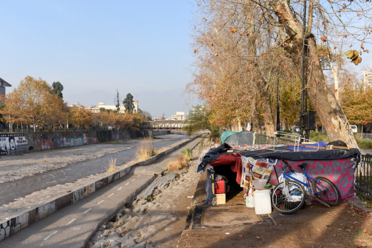 Baja histórica: Casen 2022 sorprende tras registrar descenso a 6,5% de la pobreza por ingreso