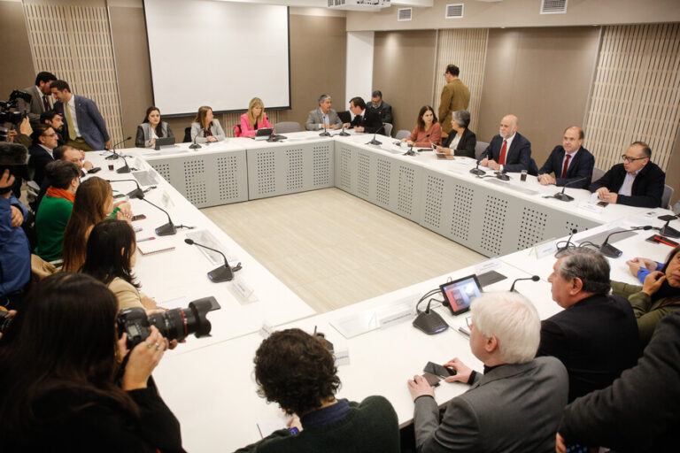 Gobierno se reúne con partidos políticos para buscar acuerdo por la reforma de pensiones: Evópoli no llegó