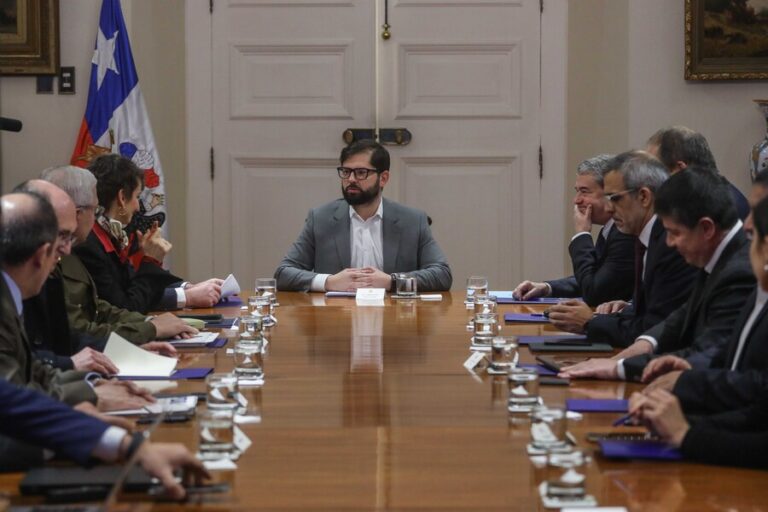 Ley Antiterrorista: Boric se reúne con Legislativo, Fiscalía y policías previo a la presentación de propuestas de reforma