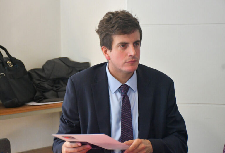 Junaeb niega acusación de Schalper sobre eliminación de antecedentes por denuncia de exdirector