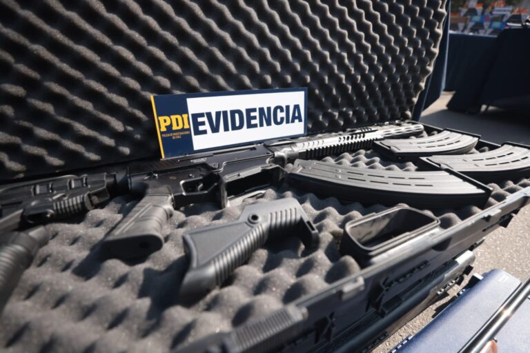 Detienen al presidente de la Asociación Gremial de Armerías tras operativo de la PDI por tráfico de armas