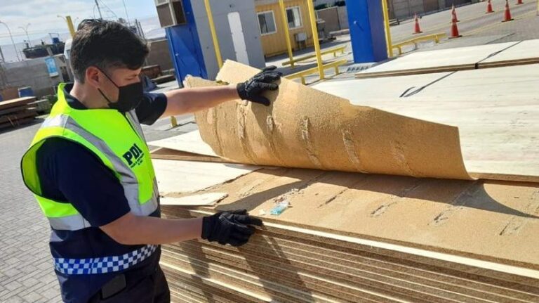 PDI incauta más de dos toneladas de cocaína en Arica: Iba a ser enviada en contenedores a Europa