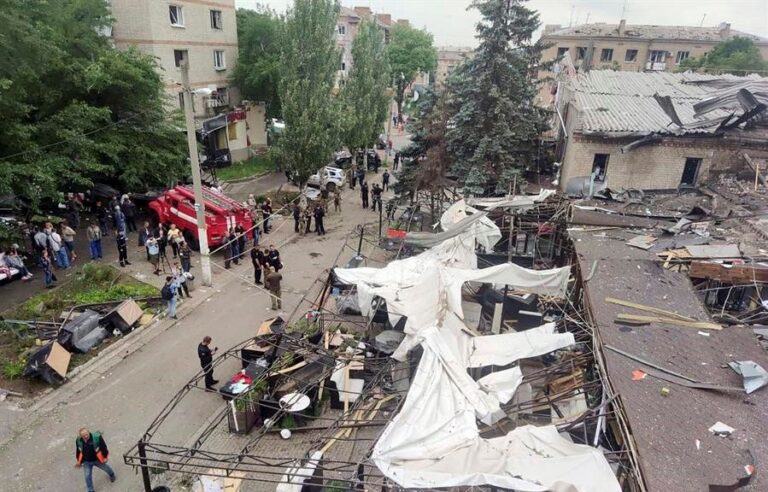 Murió destacada escritora ucraniana que fue herida durante bombardeo ruso a Kramatorsk