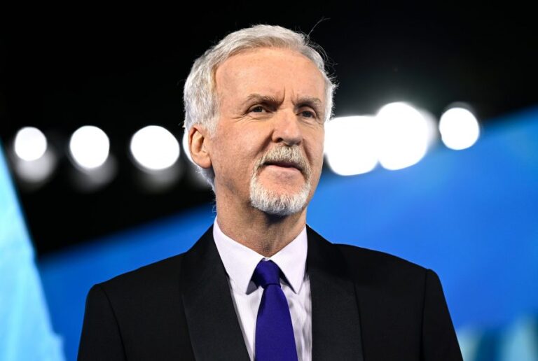James Cameron desmiente rumores sobre una película del sumergible que viajó al Titanic y sufrió una 