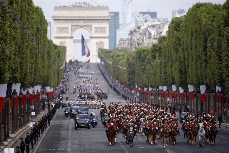 Día de la Bastilla: Francia celebró con impresionante desfile su fiesta nacional