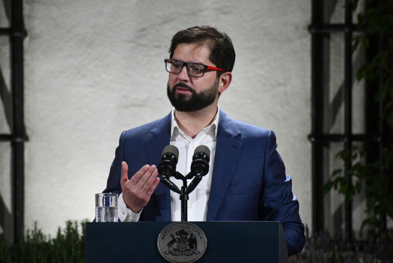 Cadem: Aprobación al presidente Boric alcanzó un 29% y Juan Ignacio Latorre es una de las figuras políticas peores evaluadas