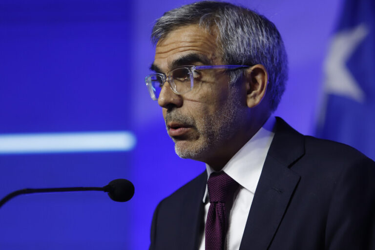 Ministro Cordero aseguró que restitución de recursos adjudicados por Democracia Viva 