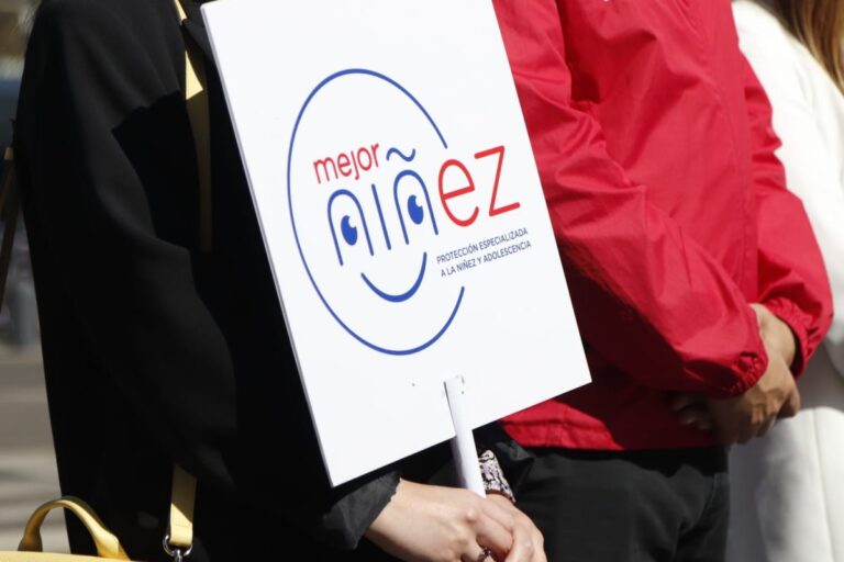 Denuncian que Servicio Mejor Niñez adjudicó administración de una residencia a fundación con menos de un año de experiencia