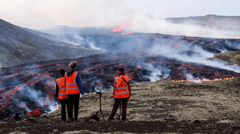 Volcán Fagradalsfjall entra en erupción cerca de la capital de Islandia