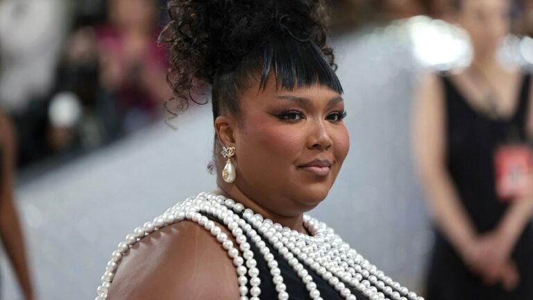 Lizzo es demandada por tres exbailarines alegando acoso y ambiente laboral hostil