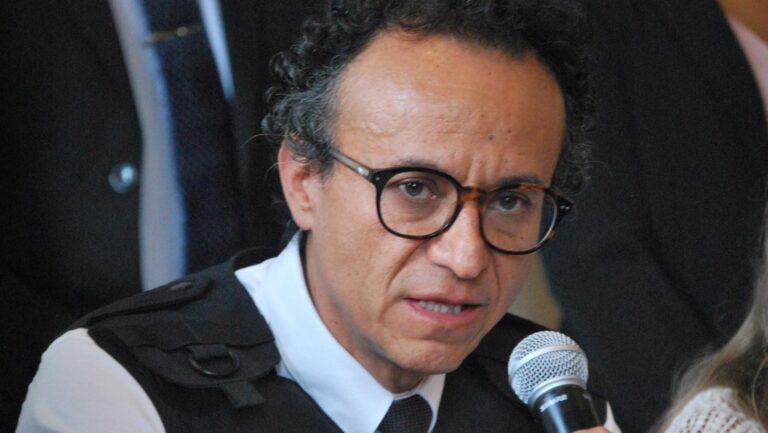 Quién es Christian Zurita, el periodista que reemplazará al candidato asesinado en Ecuador