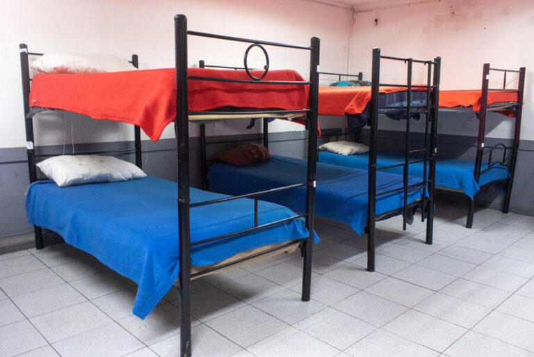 Estos son los 24 albergues con alimentación Junaeb en las regiones afectadas por el sistema frontal