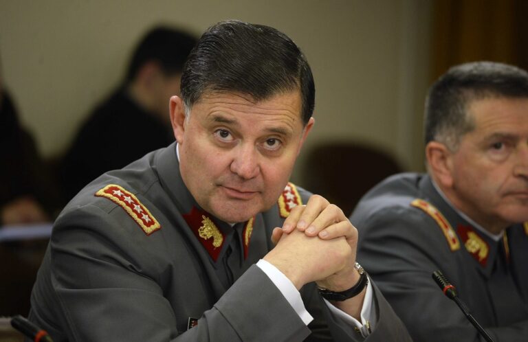 Martínez criticó falta de responsabilidad de mando de Pinochet: 