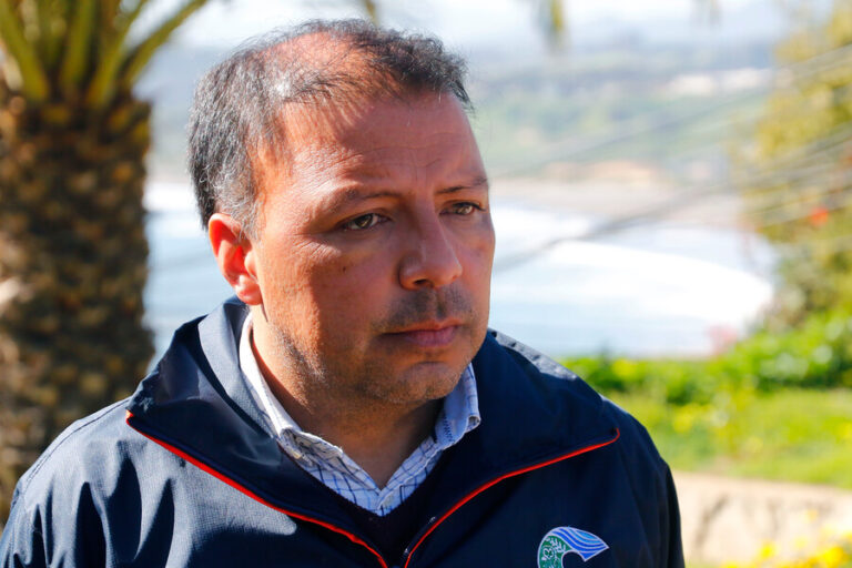 Alcalde de Concón, Freddy Ramírez, por socavón: 