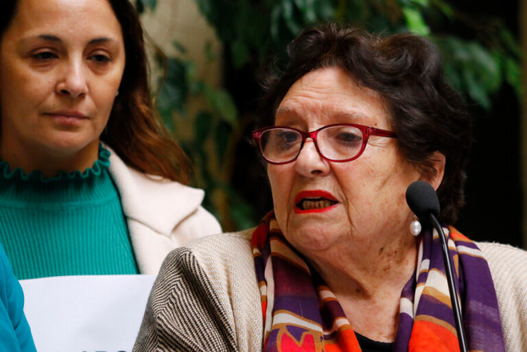 Sin facultad para votar, pero con la dieta parlamentaria íntegra: ¿Qué conlleva el desafuero de la diputada Cordero?