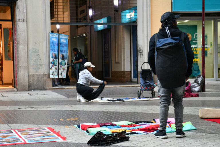 Nueva campaña contra el contrabando y el comercio ilegal: ¿Cómo denunciar de forma gratuita y anónima?