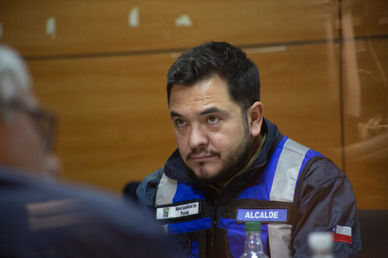 Alcalde de Paine acusa retraso del Gobierno en ayudas: 