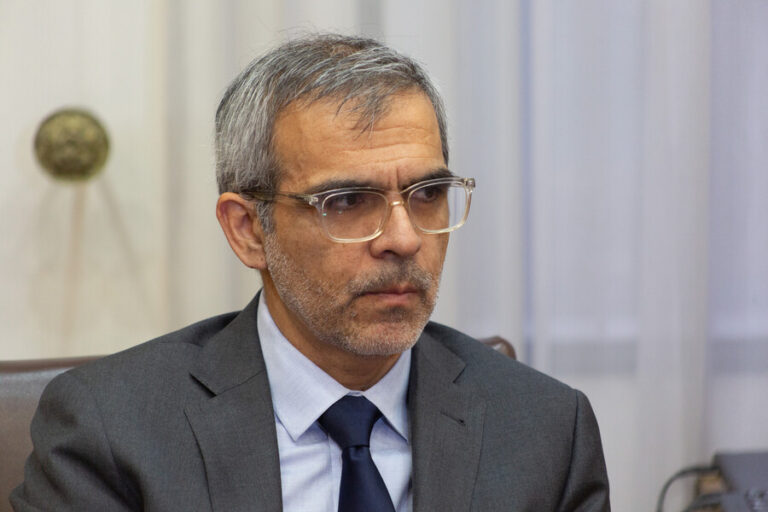 Ministro Cordero advierte a la ANFP por fallo contra casas de apuestas: 