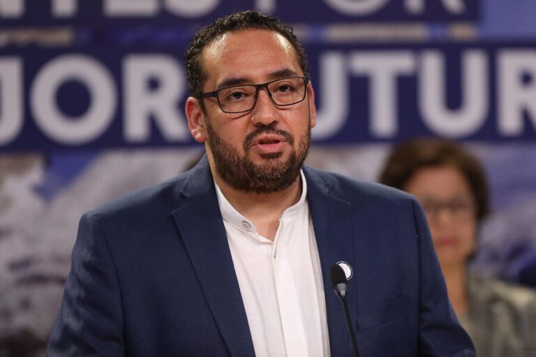 Oposición criticó nombramiento de Cataldo por su militancia: Lo califican de 