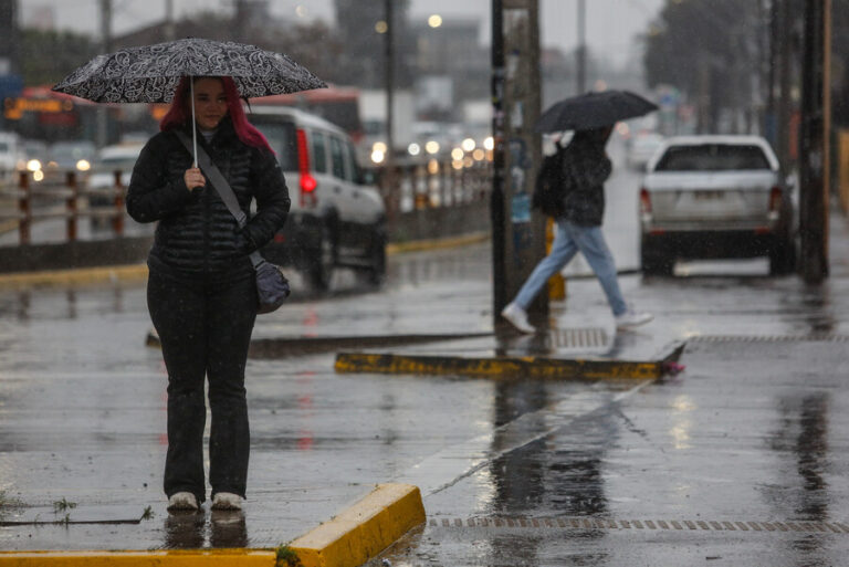 Meteoróloga advierte aumento de caudales por sistema frontal en las regiones del Maule y Biobío para este domingo
