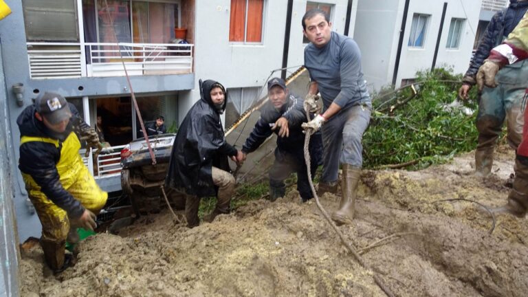 Sistema frontal en Chile: Los efectos que dejó en el centro sur del país este lunes
