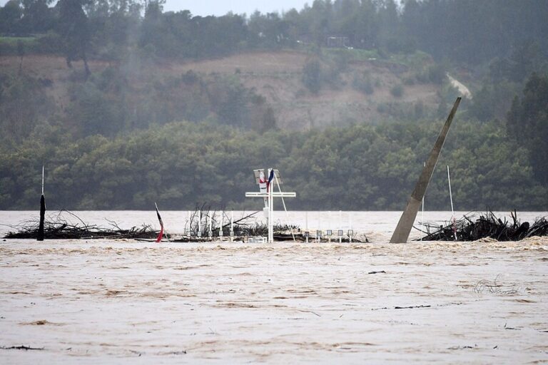 Alcalde de Constitución reporta pérdida total en sector turístico por sistema frontal: “Se perdió todo, no hay nada