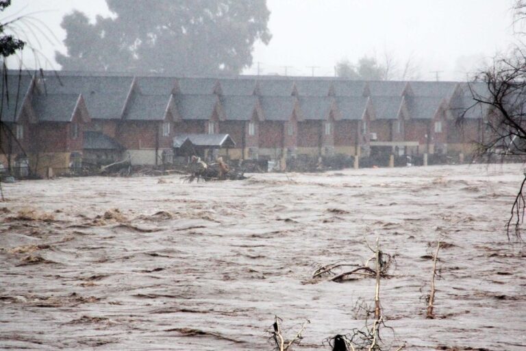 Nuevo balance Senapred por sistema frontal: Más de 24 mil damnificados, 42 mil aislados y 4 personas fallecidas