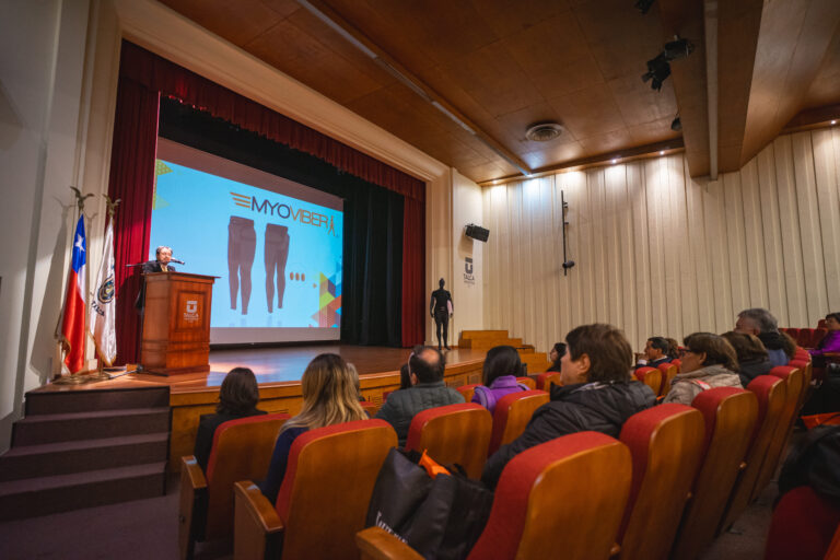 La “calza inteligente” creada en Chile que ayuda a generar activación muscular en adultos mayores