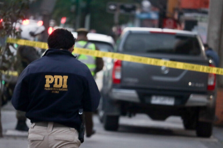 Hombre murió tras recibir disparo en la cabeza en plena vía pública en La Pintana